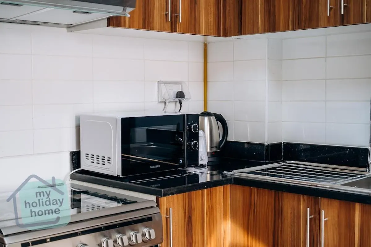 Apartment Brand New Studio Canal View Ras al-Khaimah